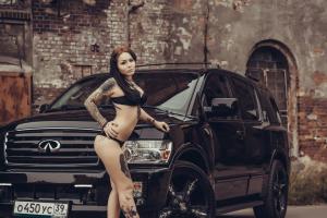 Роковая красотка и Infiniti
